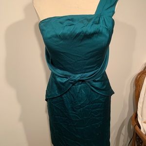 Banana republic, 10, emerald green silk/elastic blend stretch dress. Flattering